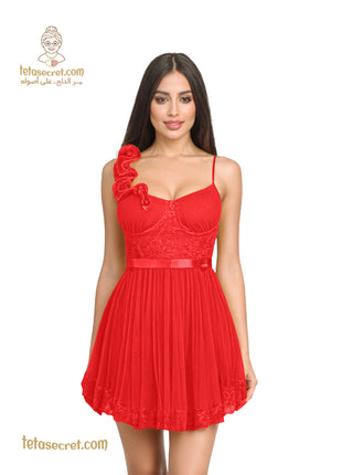 Horses brand short lingerie sleepwear in soft fabric, featuring delicate lace and a comfortable fit, shown on a model.