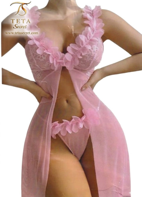 Lenda lingerie set featuring a stylish lace camisole with delicate straps, perfect for elegant nightwear or intimate wear.